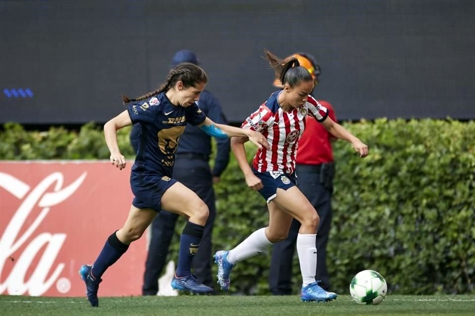 Las Chivas remontaron dos goles de desventaja para vencer 3-2 a las Pumas y avanzar a la Semifinal del torneo Clausura 2022.