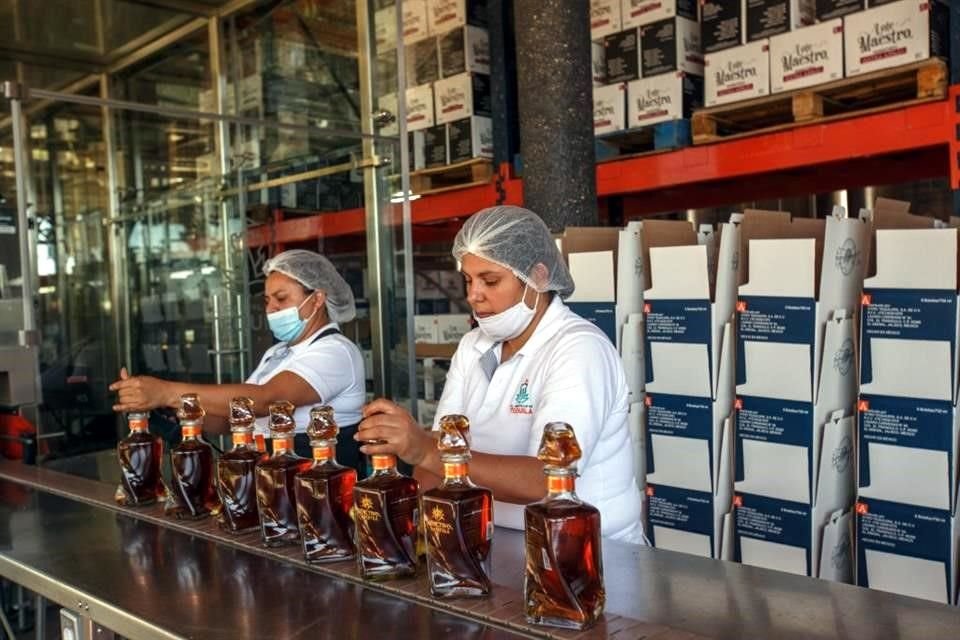El tequila es las bebidas más demandadas, pues su exportación a EU creció 27 por ciento.