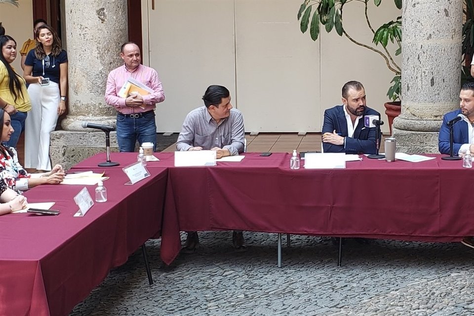 Aunque en documento se establece como obligatorio el cubrebocas, en la sesión de la Junta de Coordinación Política no se acató dicha medida.