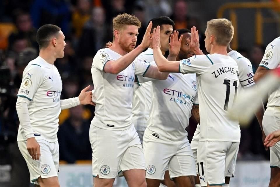 Kevin De Bruyne marcó los cuatro goles de los Cityzens.