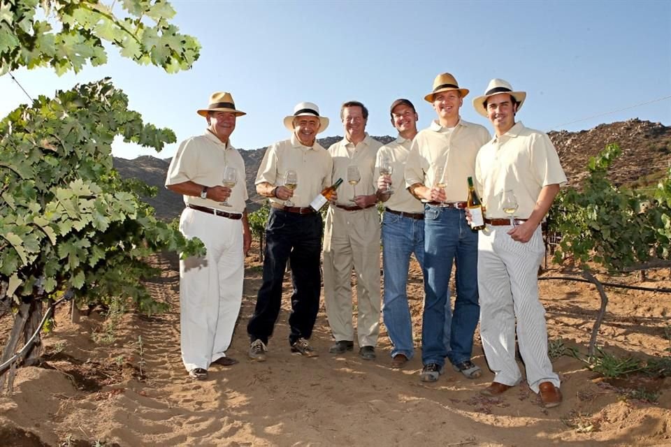 Hans Backhoff Escudero, Manuel Castro, Eric Hagsater, Mark Hojel, Ricardo Hojel, y Hans Backhoff.