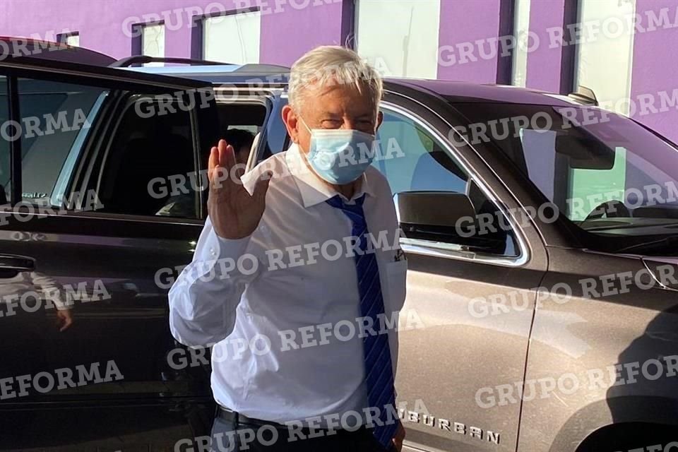El Presidente Andrés Manuel López Obrador llegó ayer a Monterrey y podría reunirse con los padres de Debanhi.