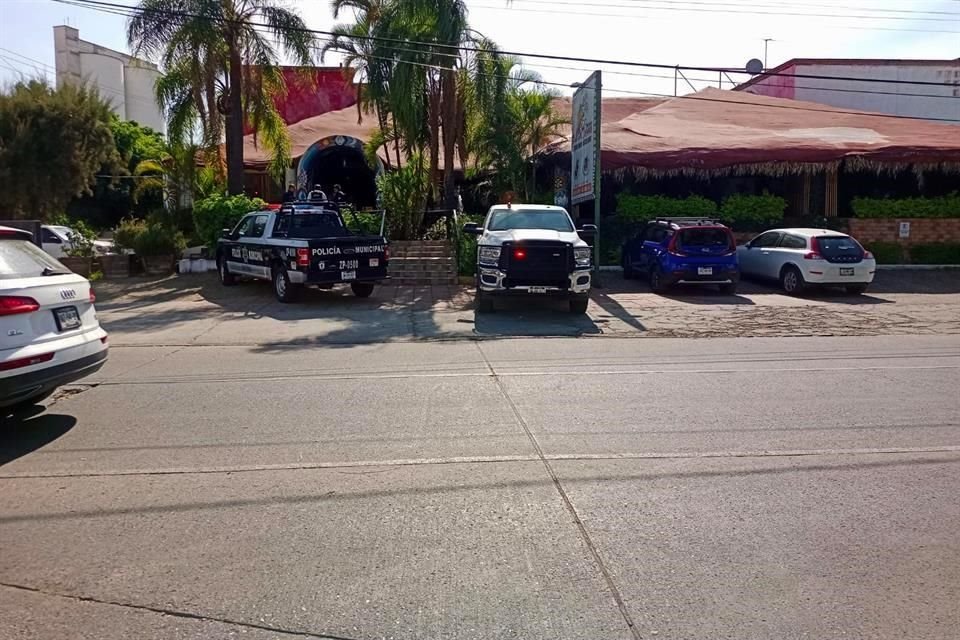 Cuando estaban por comer en un restaurante de mariscos en la Colonia Los Pinos, de Zapopan, integrantes de una familia fueron asaltados.