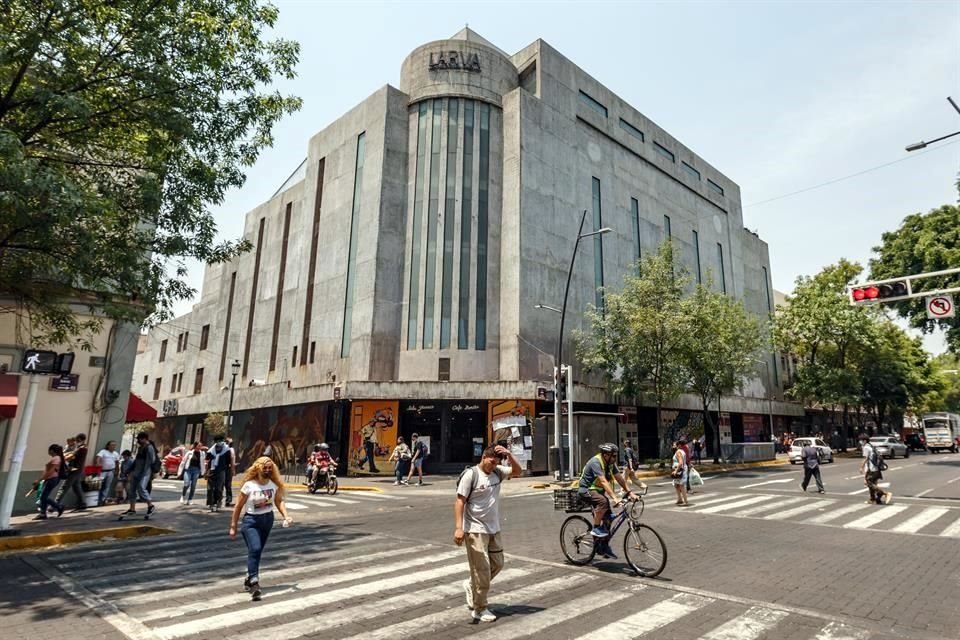 El otrora cine Variedades (Ocampo y Juárez) ahora es el centro cultural conocido como Laboratorio de Arte Variedades (LArVa).