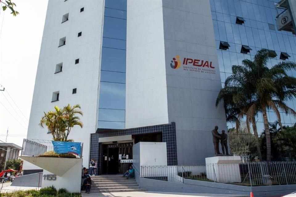 Fachada de Instituto de Pensiones del Estado de Jalisco, IPEJAL.