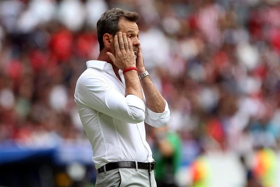 Pese a que el pase a Semifinales nunca estuvo en riesgo, el técnico rojinegro sufrió durante el encuentro.
