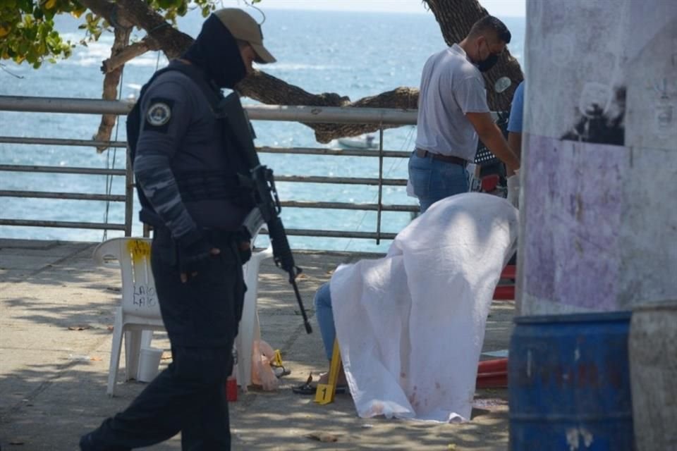 Una mujer fue asesinada a balazos en Acapulco, este martes, informaron autoridades estatales.