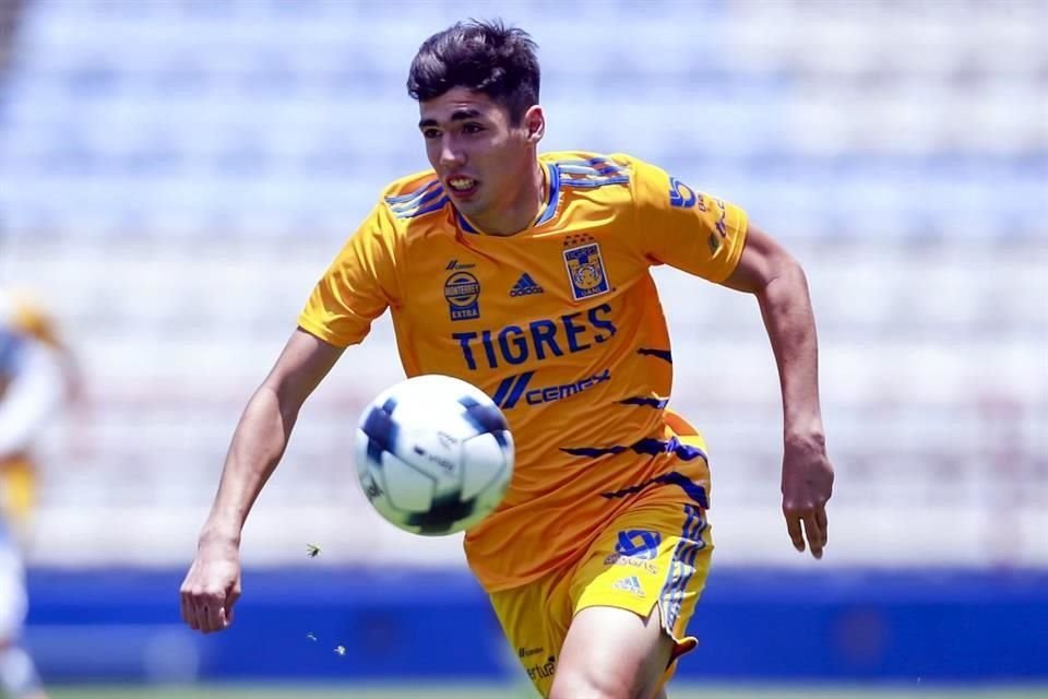 Leo Flores.