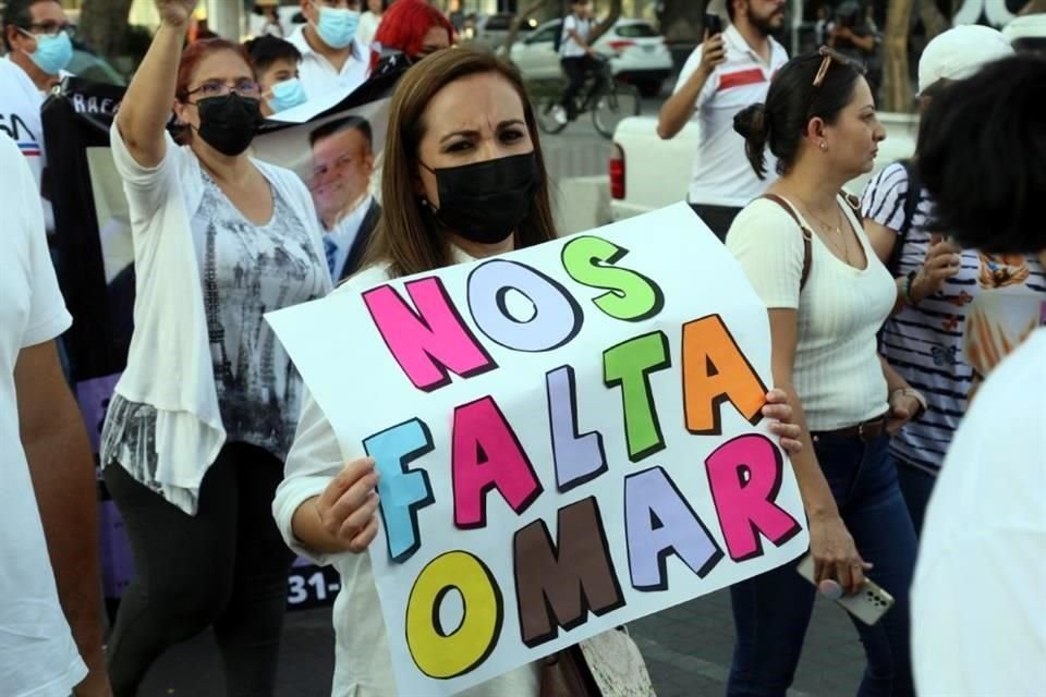 Familiares, alumnos y conocidos de Rafael Omar Verástegui protestaron en la Glorieta de Las y Los Desaparecidos.