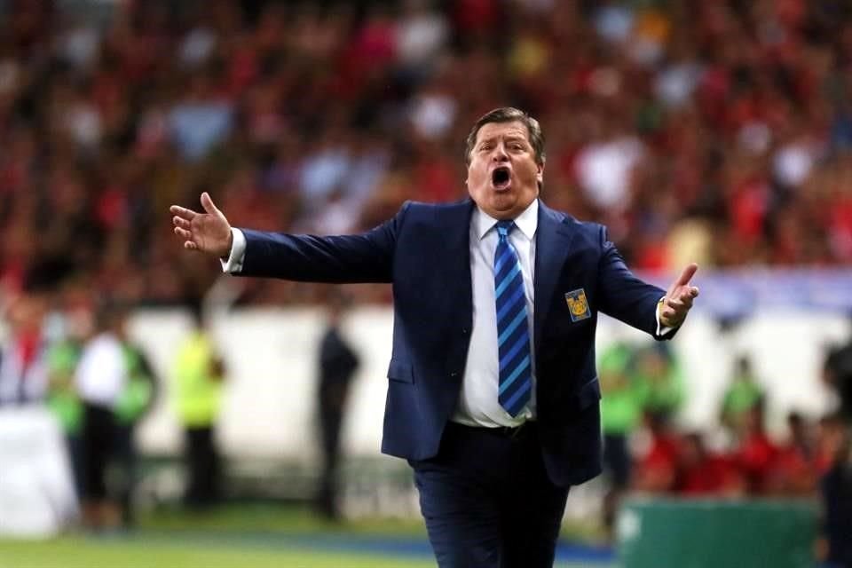 Miguel Herrera y sus Tigres buscarán la remontada en casa el sábado en el Universitario; necesitan ganar por 3 goles para ser finalistas.