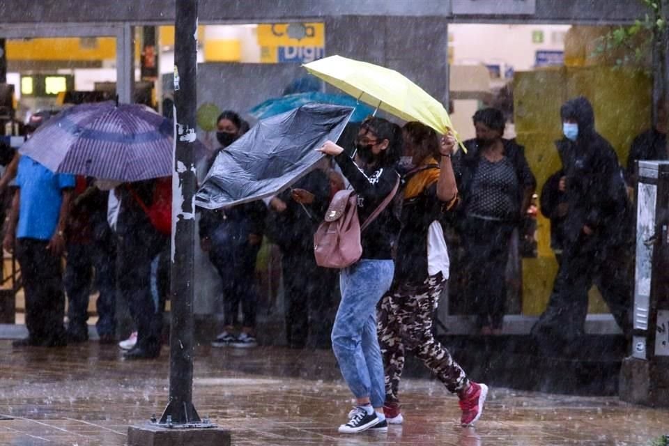 Debido a los huracanes se prevén lluvias del 18.8 por ciento por encima del promedio durante junio, según la Conagua.