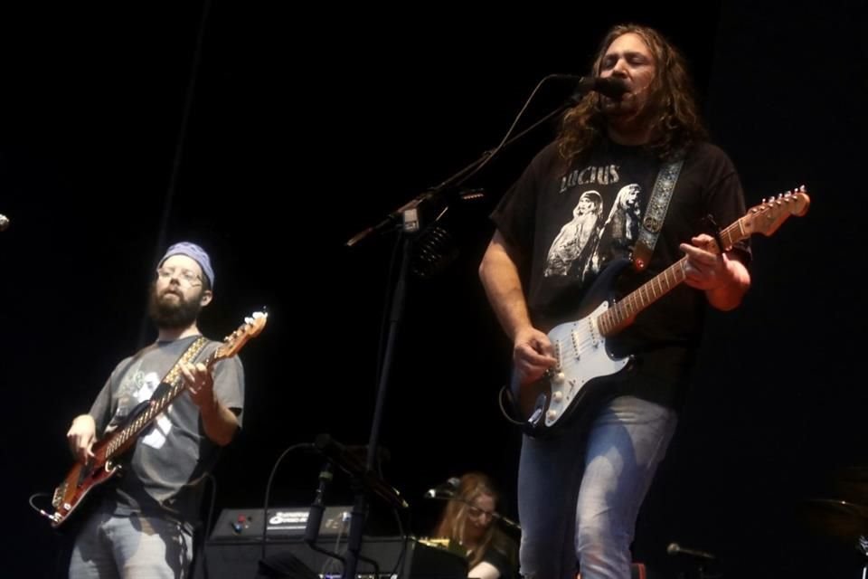 La banda The War On Drugs fue uno los teloneros de la agrupación neoyorquina.