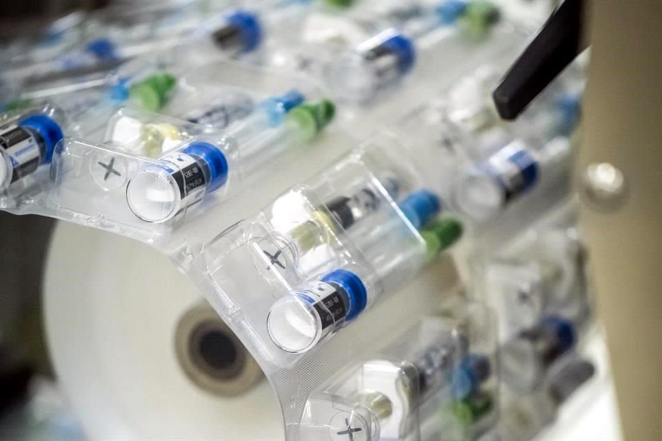 Uno de cada tres adultos tendrá herpes zóster en algún momento de su vida; vacunarse previene que el virus se reactive.