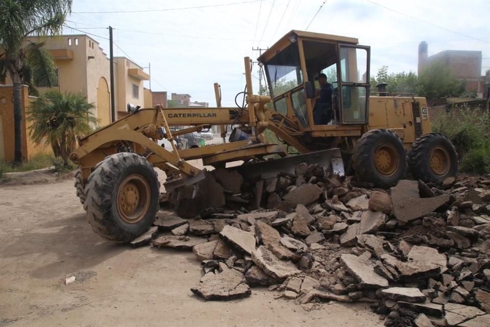 El Colegio de Ingenieros Civiles del Estado Jalisco (CICEJ) urgió a las autoridades municipales a que aprueben sus respectivos Reglamentos de Directores Responsables y Corresponsables de Obra.
