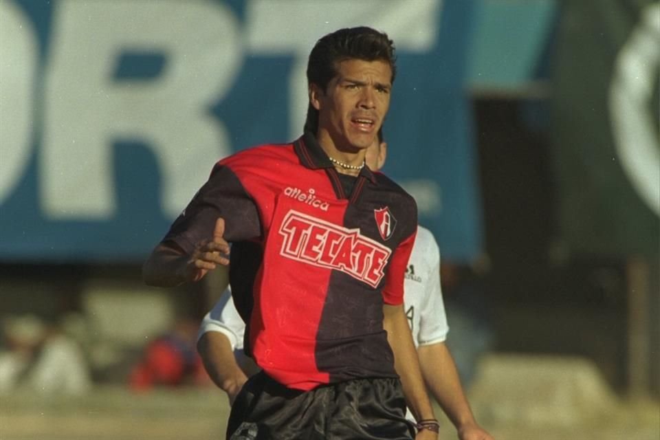 Jared Borgetti, en el Atlas.