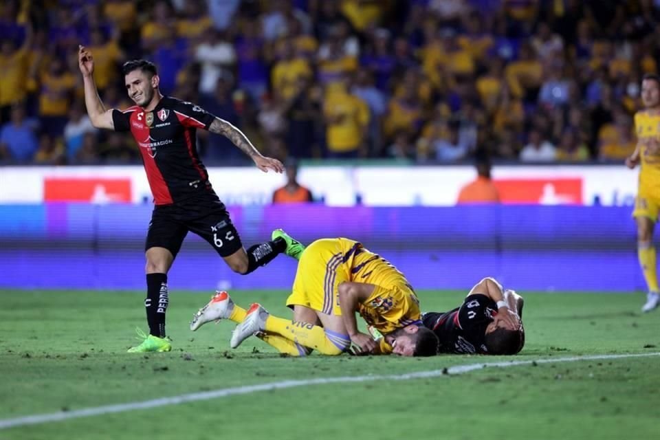 Un penal sobre Gignac abrió la puerta a la posible remontada.