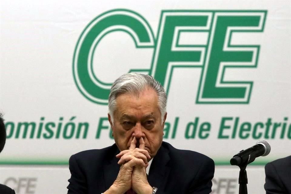 De aprobarse la reforma eléctrica, no habrá indemnización en el caso de los contratos cancelados, dijo Bartlett.