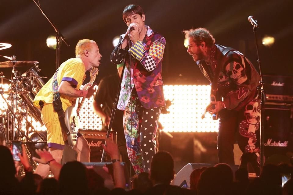 La banda Red Hot Chili Peppers recibirá 140 millones de dólares por la venta del catálogo de sus canciones. 