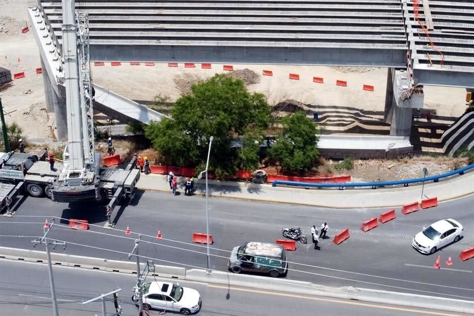 Las estructuras, conocidas como trabes 'Aashto' son del tipo cuatro y miden aproximadamente 2.20 centímetros de alto; 50 centímetros de ancho en su parte superior y 66 centímetros en la inferior.