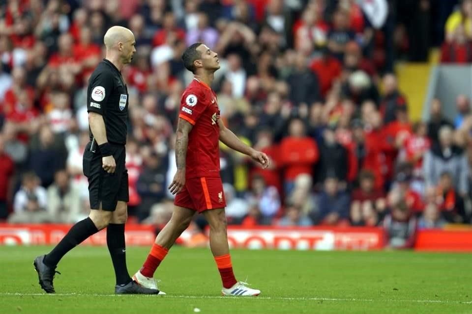 Liverpool hizo la tarea y venció en casa 2-1 al Wolverhampton.