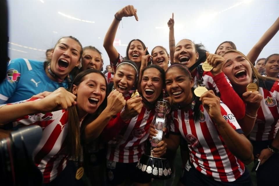 Las rojiblancas no ocultaron su emoción.