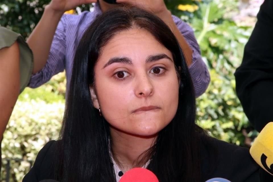 Helena Monzón, hermana de la activista Cecilia Monzón, ofreció una primera rueda de prensa tras el feminicidio del pasado 21 de mayo.