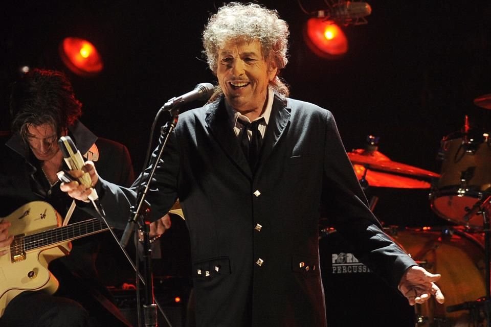 La nueva grabación de Bob Dylan de 'Blowin in the Wind' en 'Ionic Original' será subastada por la casa Christie's.