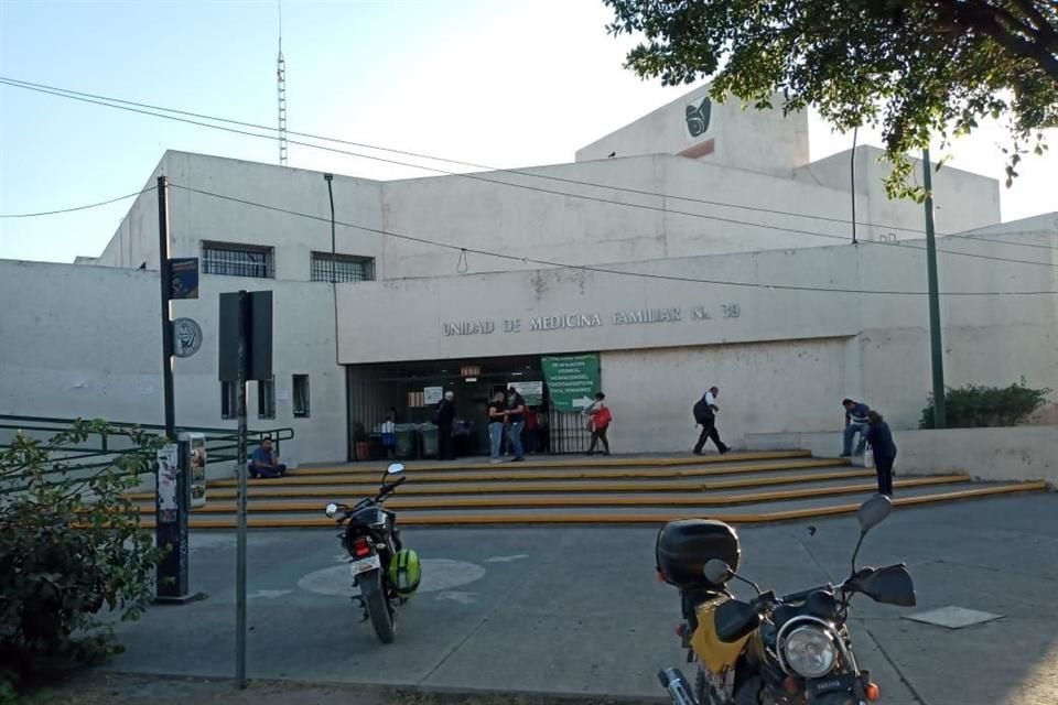 Se busca contratar en 10 días a 13 mil 765 médicos especialistas.