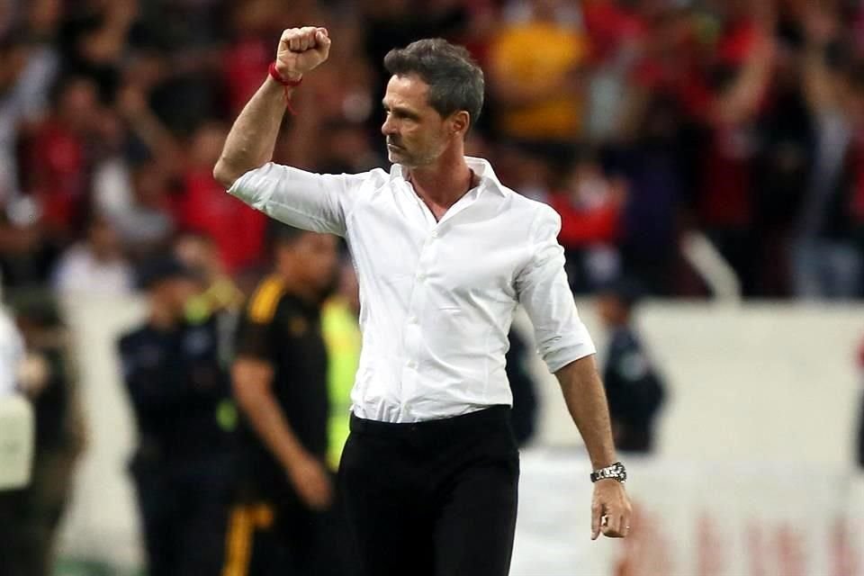 Diego Cocca, director técnico del Atlas, durante el partido contra Tigres.