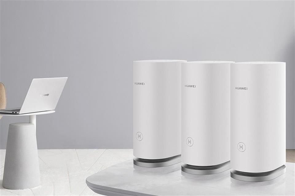 Los routers presentan una tónica minimalista y elegante en color blanco que bien pueden mezclarse en la decoración de la casa.