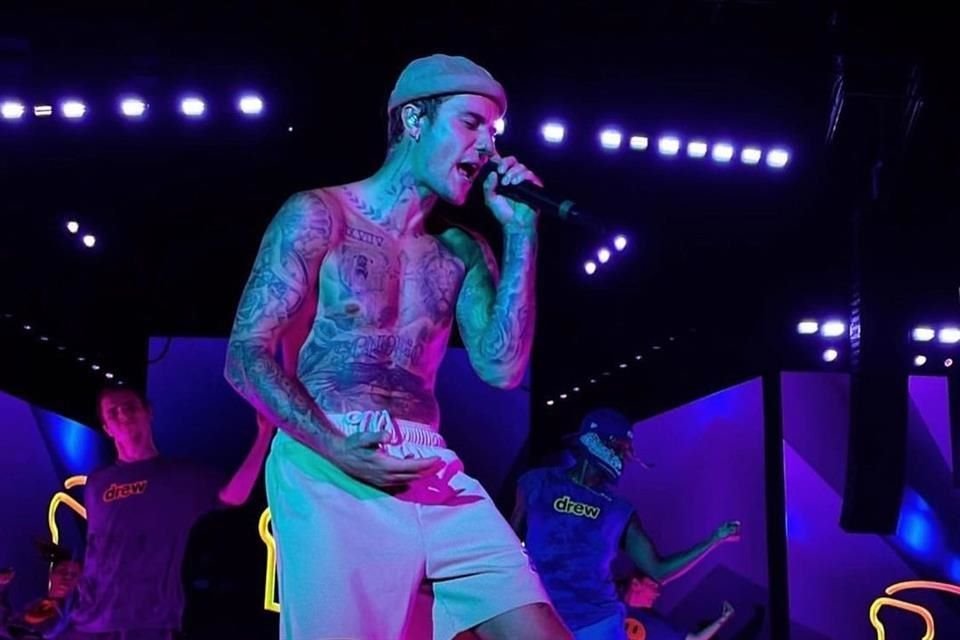 Justin Bieber cantó sus éxitos ante más de 57 mil Beliebers que se dieron cita en el Foro Sol de la CDMX.