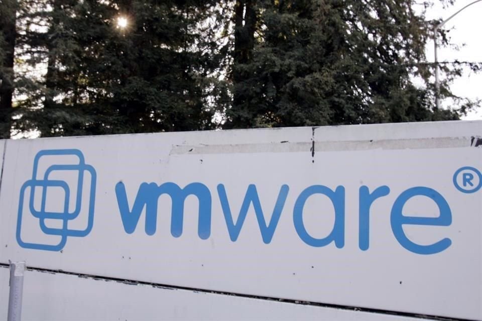 Como parte de la transacción, los accionistas de VMware pueden optar por recibir 142.50 dólares en efectivo o 0.2520 acciones ordinarias de Broadcom por cada acción de VMware.