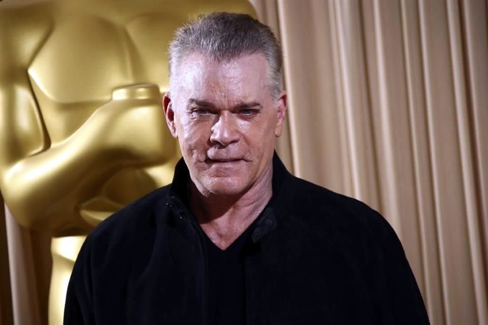 El actor Ray Liotta falleció a los 67 años de edad, mientras dormía.