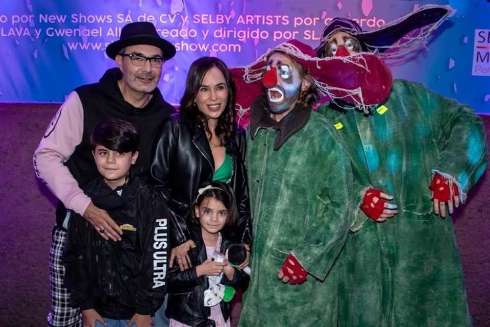 La familia de Mauricio Islas disfrutó el estreno en el Teatro San Rafael.