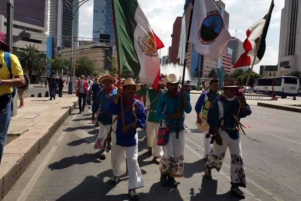 La caravana wixárika llegó la Ciudad de México esta tarde.