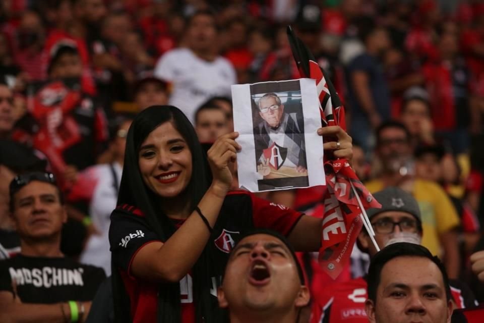 Recordando a los que ya no están en este plano terrenal.