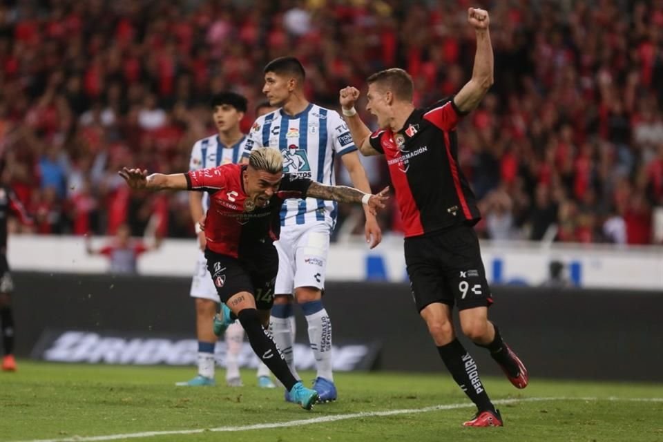 El canterano rojinegro inició y terminó la jugada en la red.