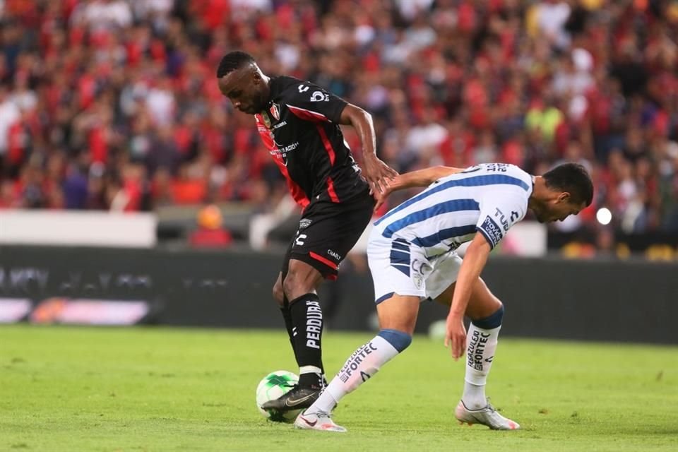 Julián Quiñones y sus jugadas de fantasía.