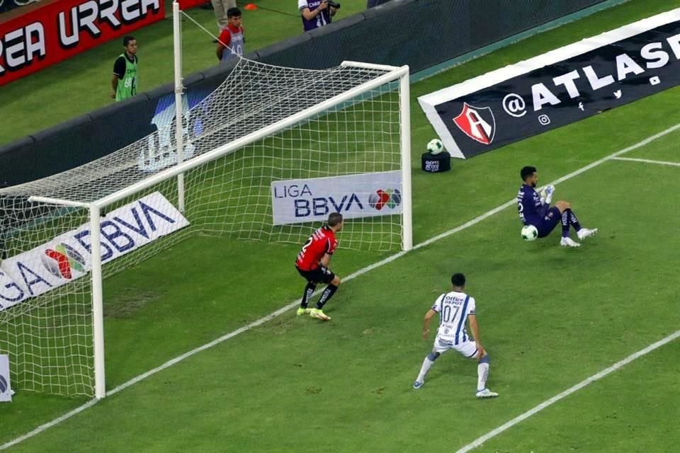 Camilo Vargas tuvo una noche espléndida e impidió la caída de su marco.