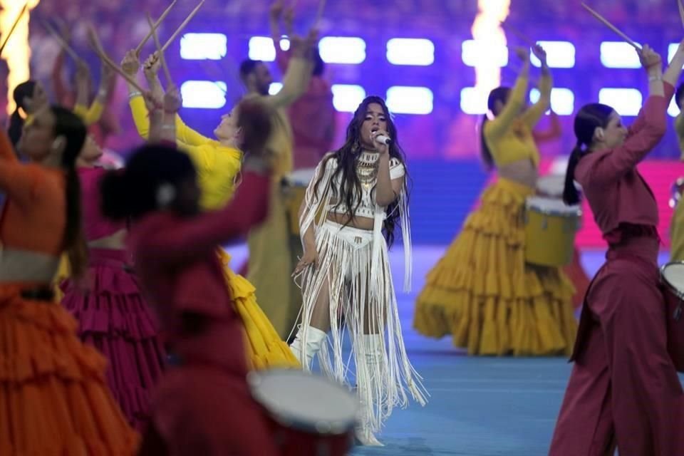 La cantante tuvo un par de cambios de vestuario durante su actuación.