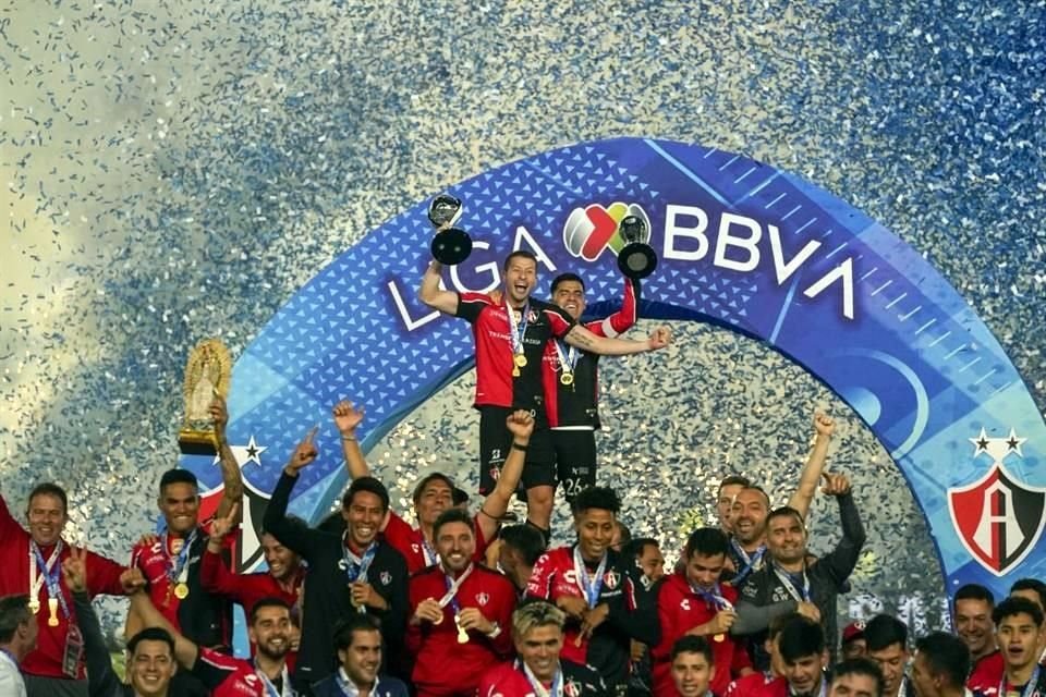 No es broma ni un sueño, los Rojinegros del Atlas lograron el Bicampeonato tras imponerse 3-2 en el marcador global al Pachuca.