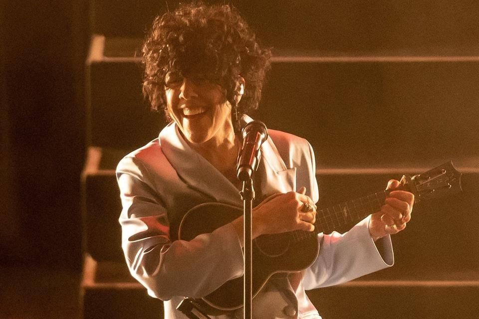 LP encantó a sus fans del Auditorio Nacional con su gira 'Churches Tour 2022'; interpretó sus grandes éxitos como 'Lost on You' y 'Dreamer'.