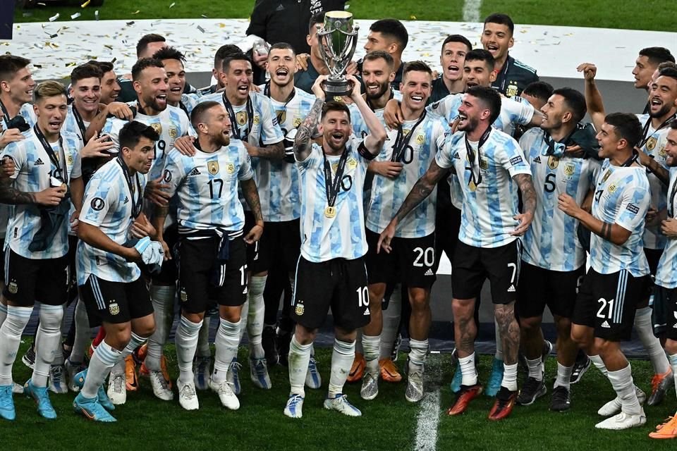 La Albiceleste conquistó el título en Wembley.