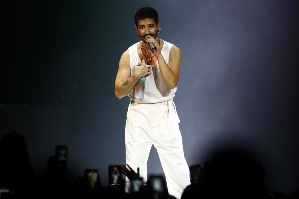 El cantante Camilo canceló su presentación que daría este martes en la Arena Ciudad de México, debido a que dio positivo a Covid-19.