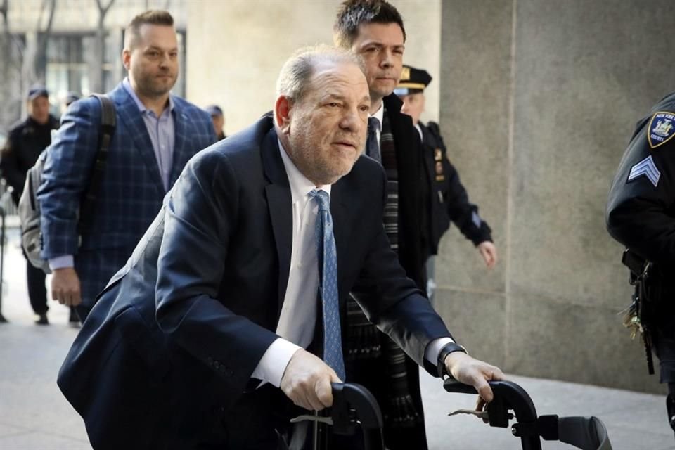 El tribunal de apelaciones de Nueva York confirmó la condena por violación y agresión sexual de Harvey Weinstein.