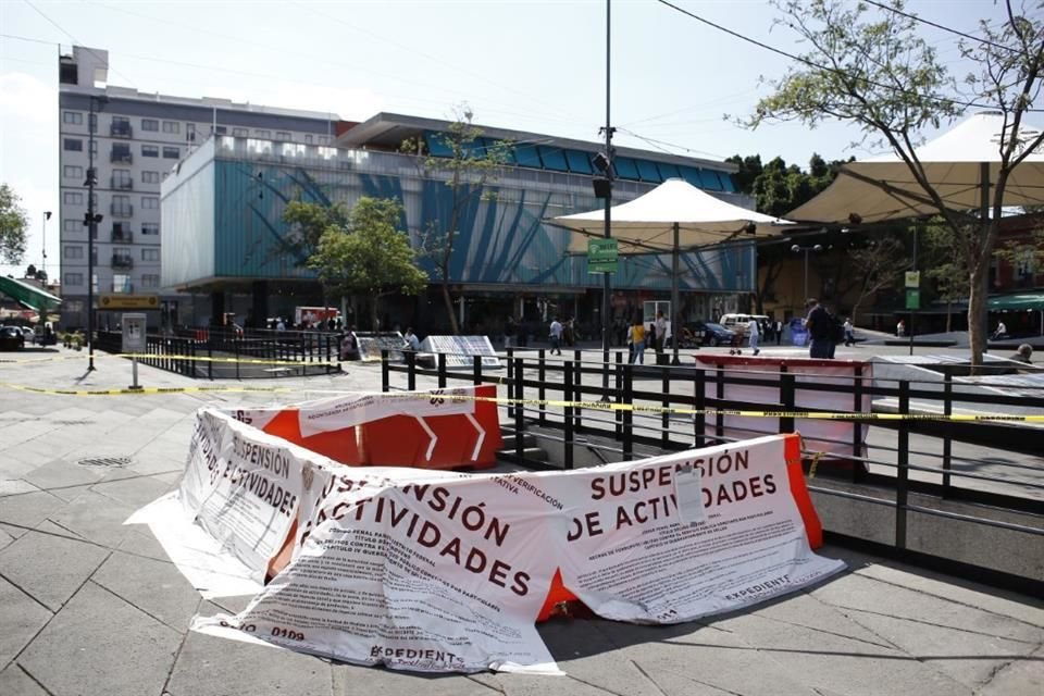 Como parte de las obras de remodelación se fracturó una parte del piso de Plaza Garibaldi.