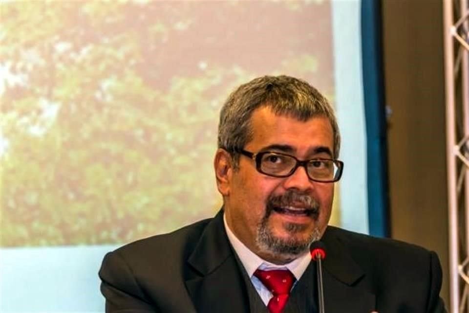 'Si vemos que algo no va bien, hay que correr con el médico', dice el neurólogo Miguel Macías Islas.