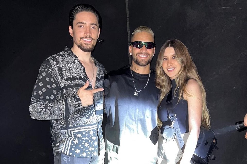 Maluma se tomó una foto con Alejandro Fernández.