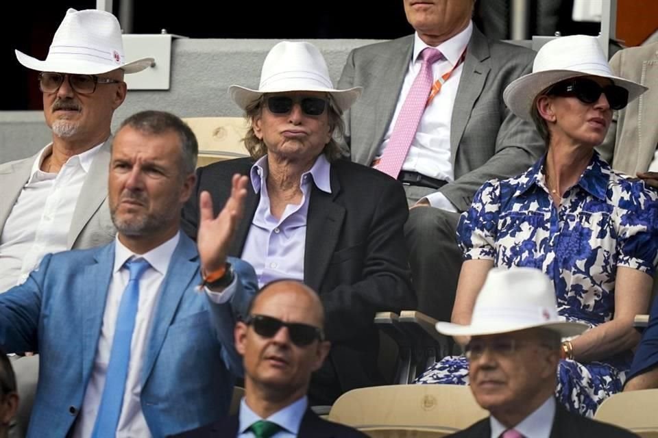 Michael Douglas fue una de las celebridades que asistió a la Final en París.