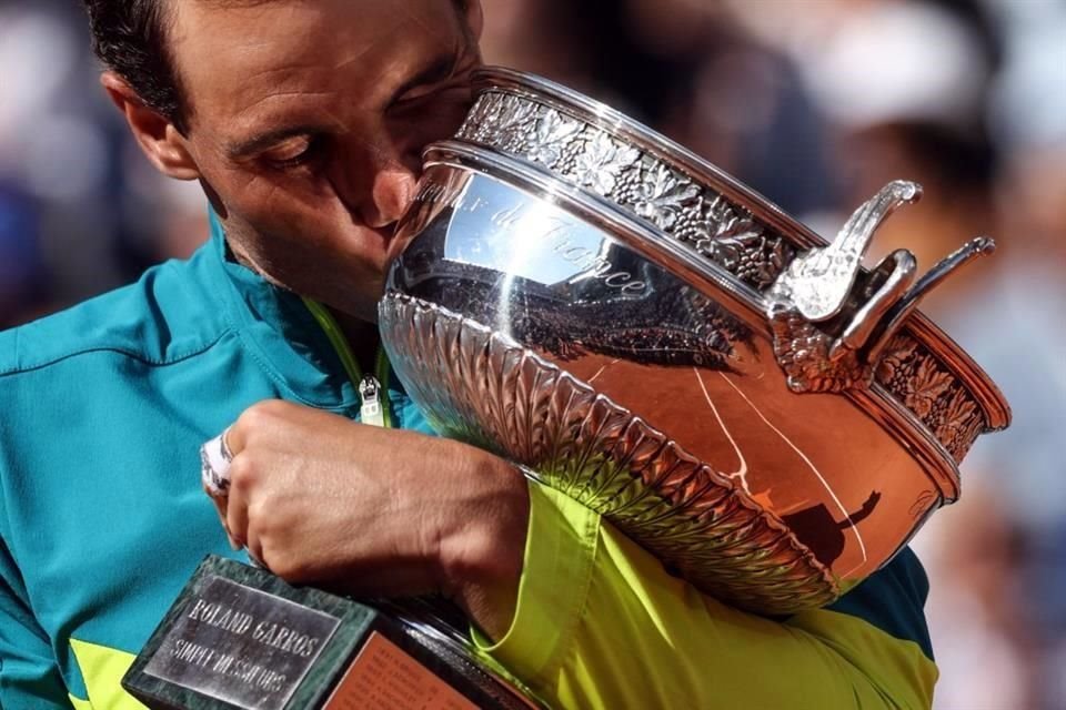 El amor de Rafael Nadal por su título en París.